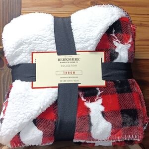 Berkshire Deer Buffalo plaid sherpa throw